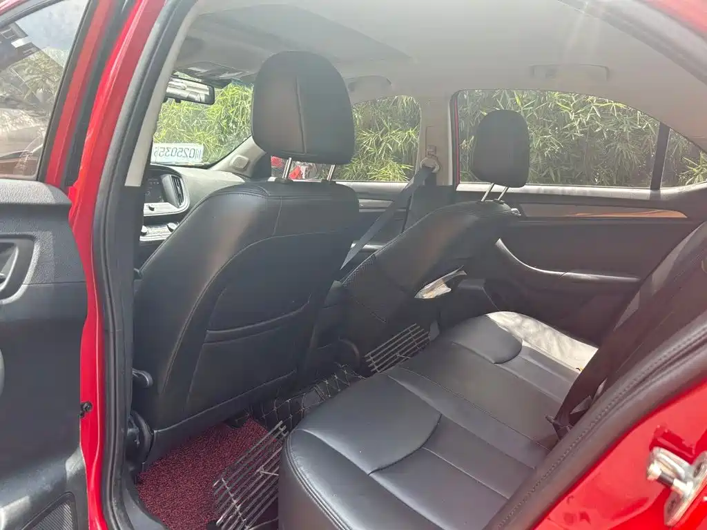 Roewe 360 — миниатюра 4