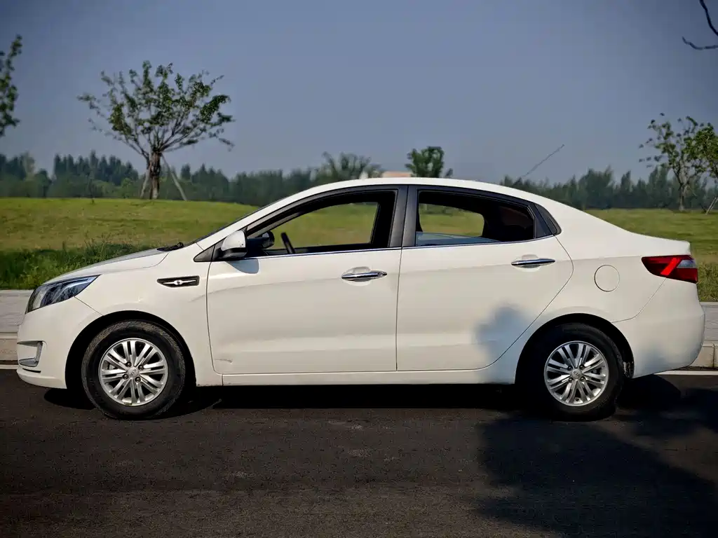 Kia K2 — миниатюра 8
