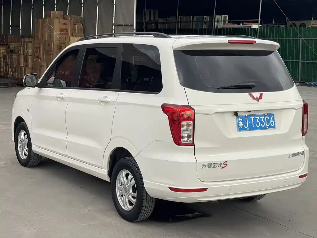 Wuling Hongguang — миниатюра 11