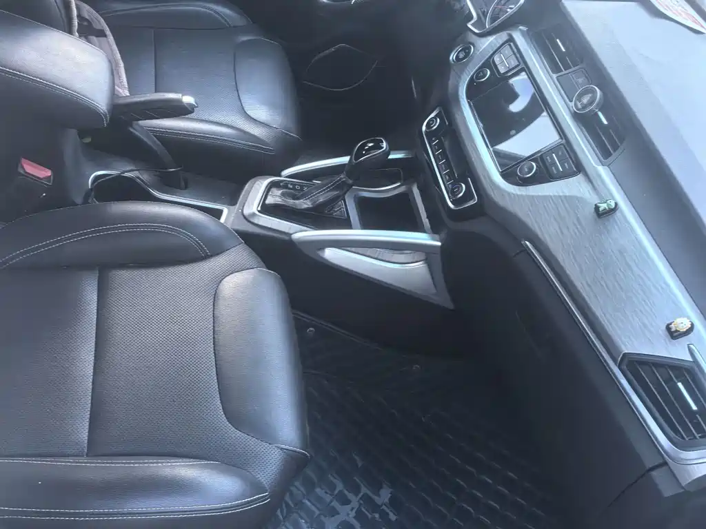 Geely Vision X3 — миниатюра 5