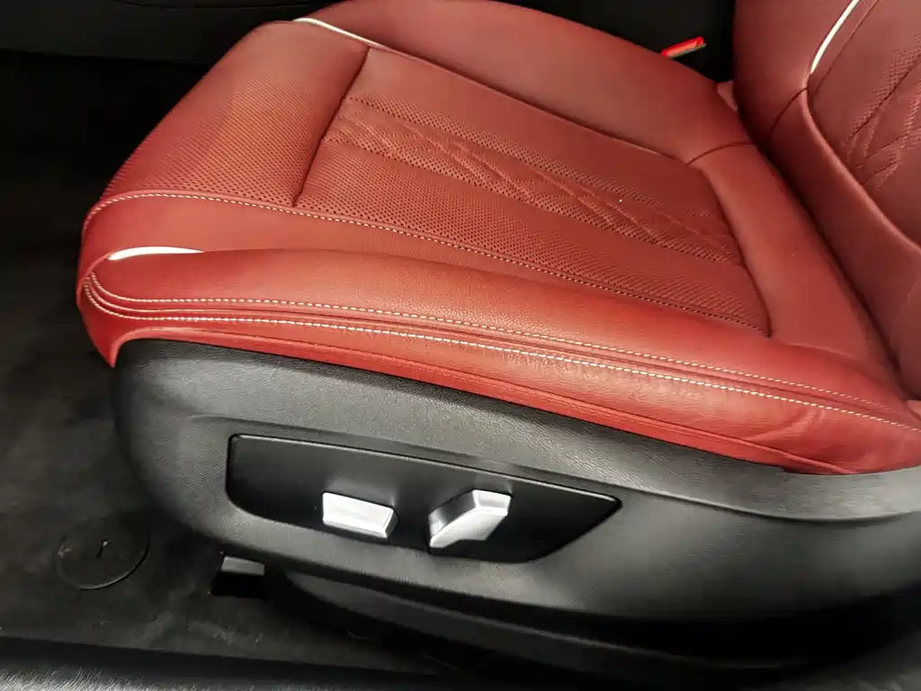 BMW 5 Series New Energy Facelift 2 535Le M Sport Package, фото 12