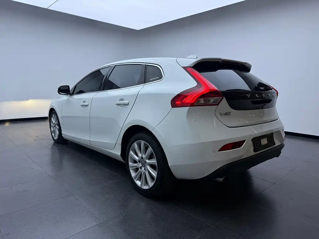 Volvo V40 — миниатюра 11