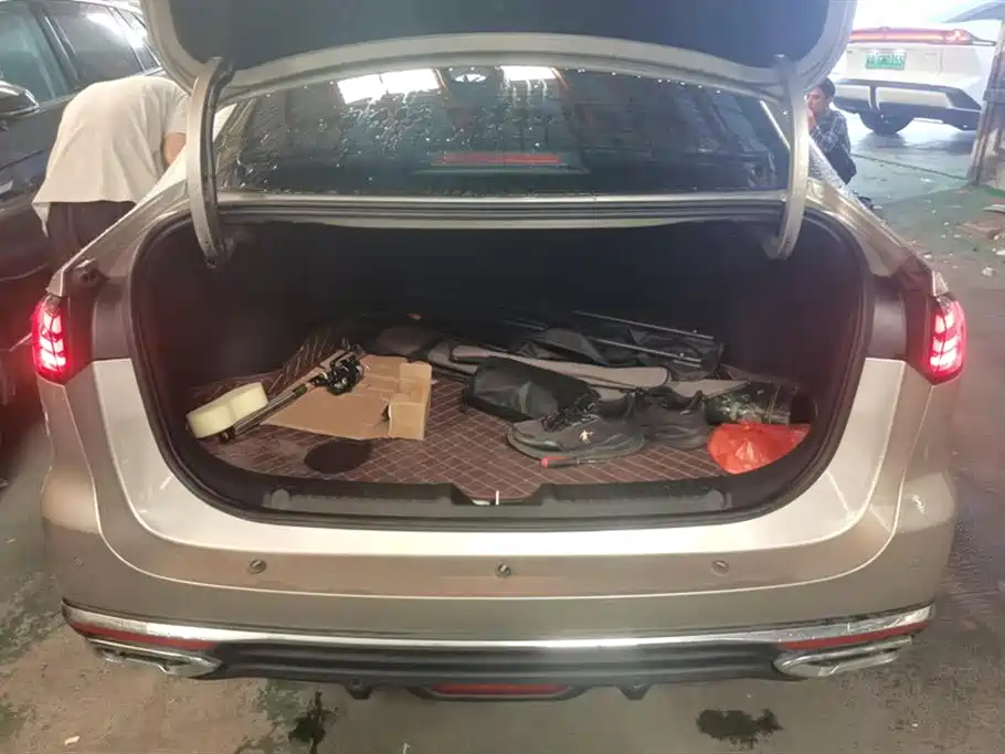 Geely Emgrand 2026 5 1.5T DCT Flagship