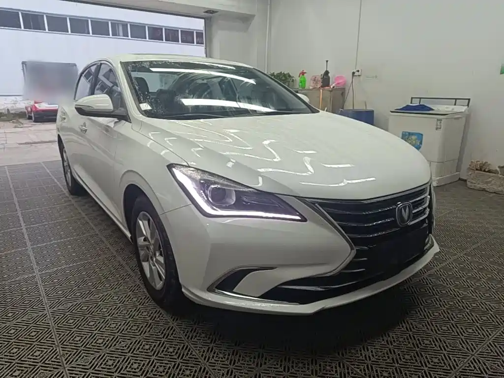Changan Eado — миниатюра 4