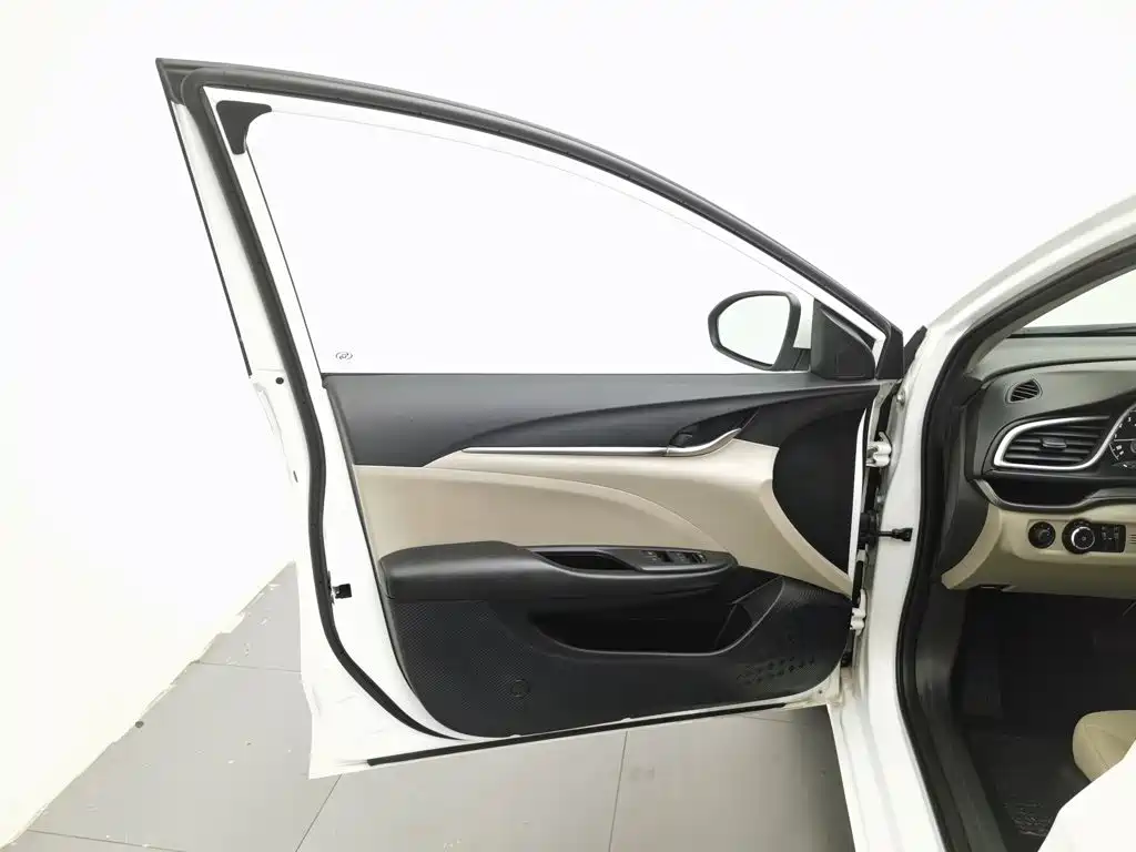 Buick Excelle — миниатюра 8