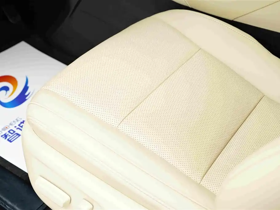 Toyota Alphard — миниатюра 7