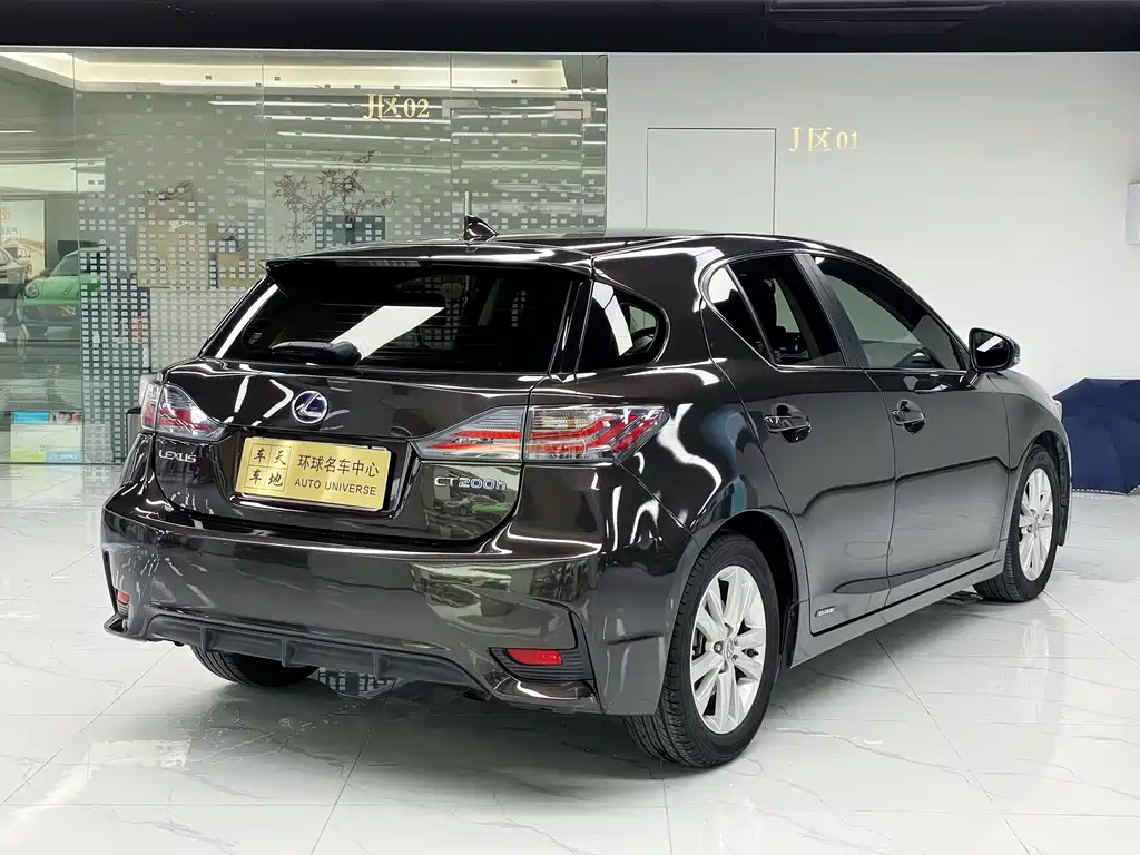Lexus CT — миниатюра 4
