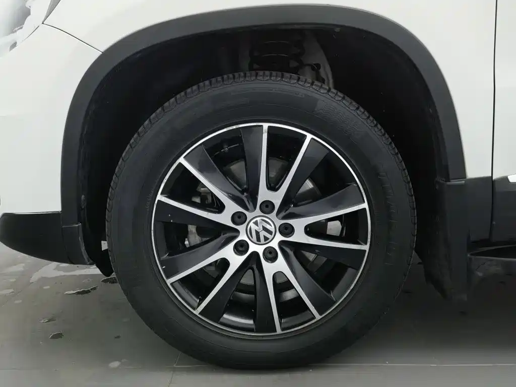 Volkswagen Tiguan — миниатюра 17