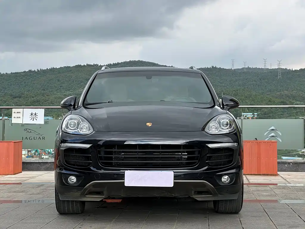 PORSCHE CAYENNE