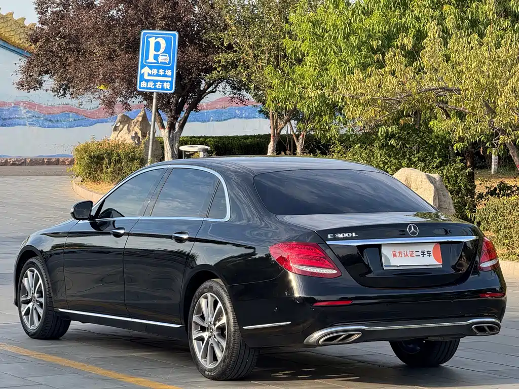 Mercedes-Benz E-Class — миниатюра 7