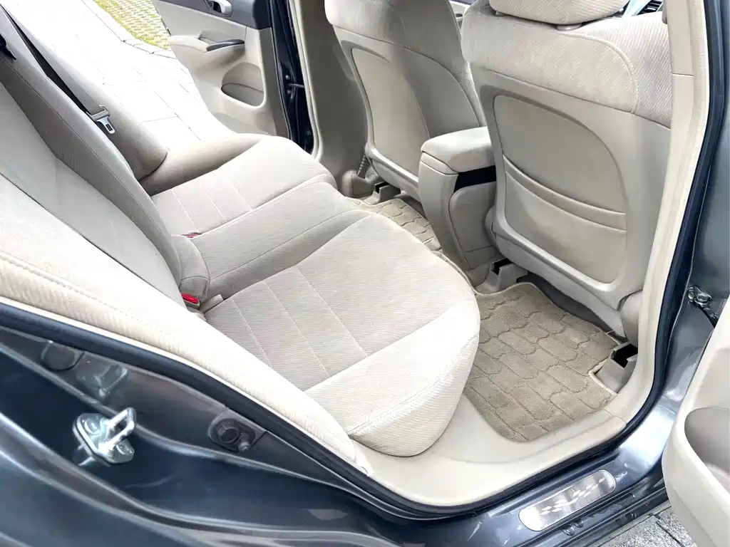 Honda Civic — миниатюра 9