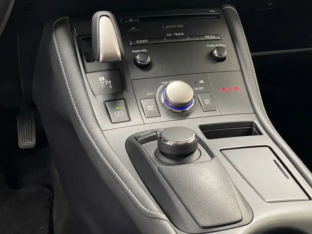 Lexus CT — миниатюра 20
