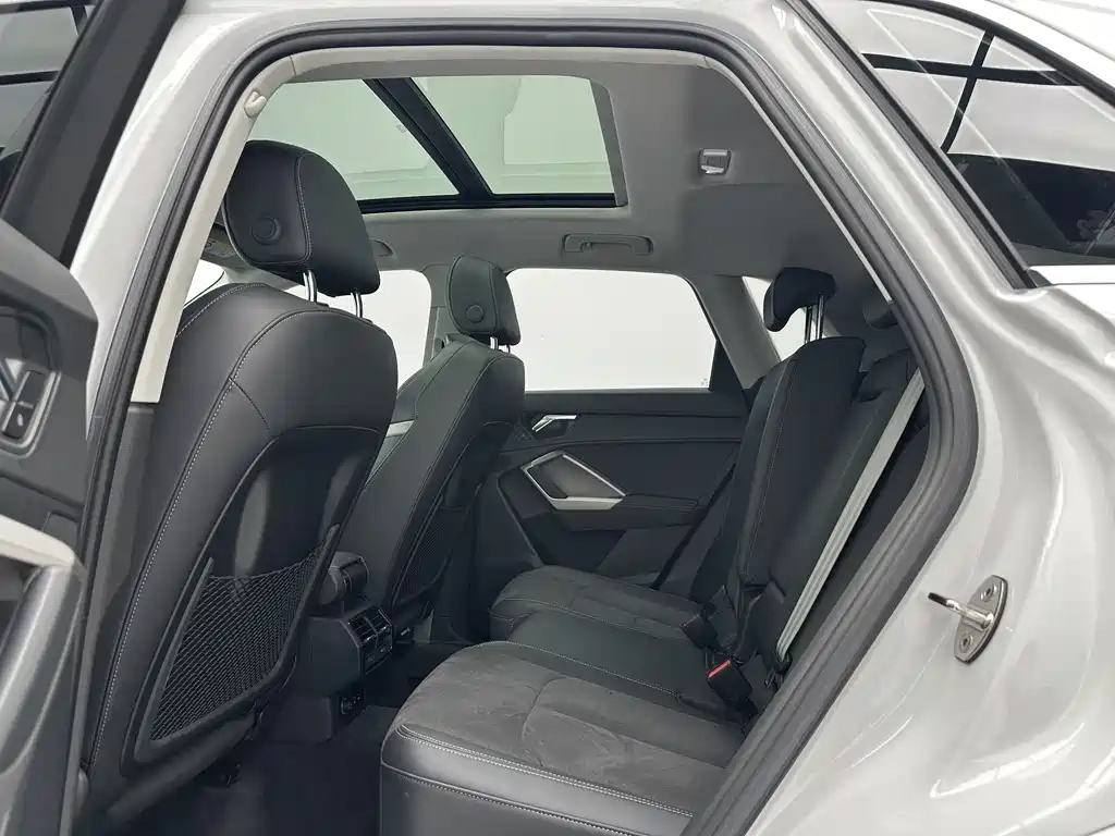 Audi Q3 2023 35 TFSI Fashion (1.4T)