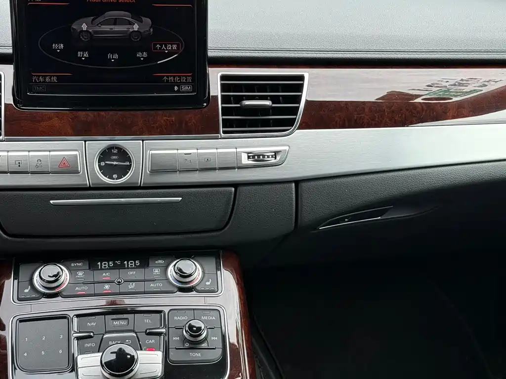 Audi A8 — миниатюра 8