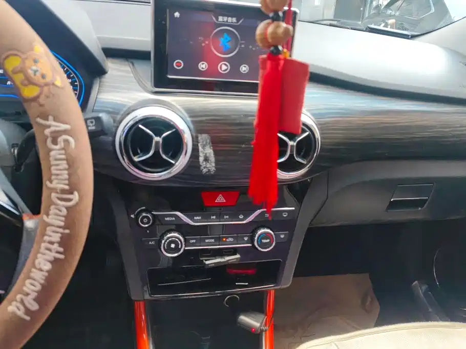 BAIC New Energy EX — миниатюра 13