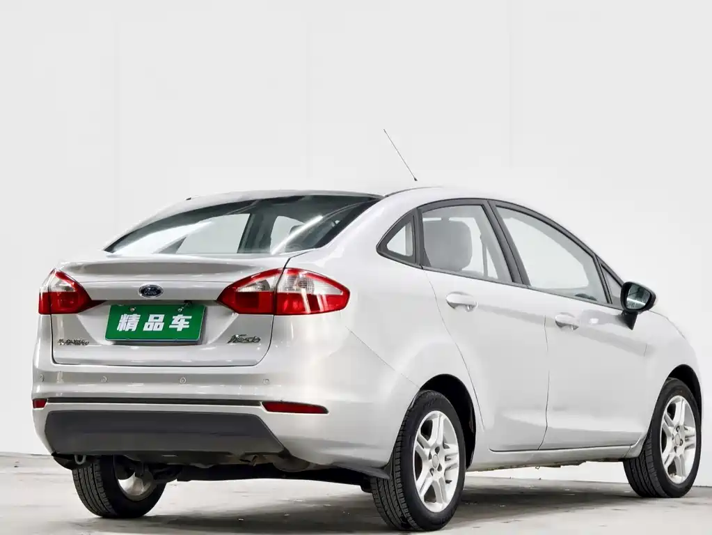 Ford Fiesta 2013 1.5L MT