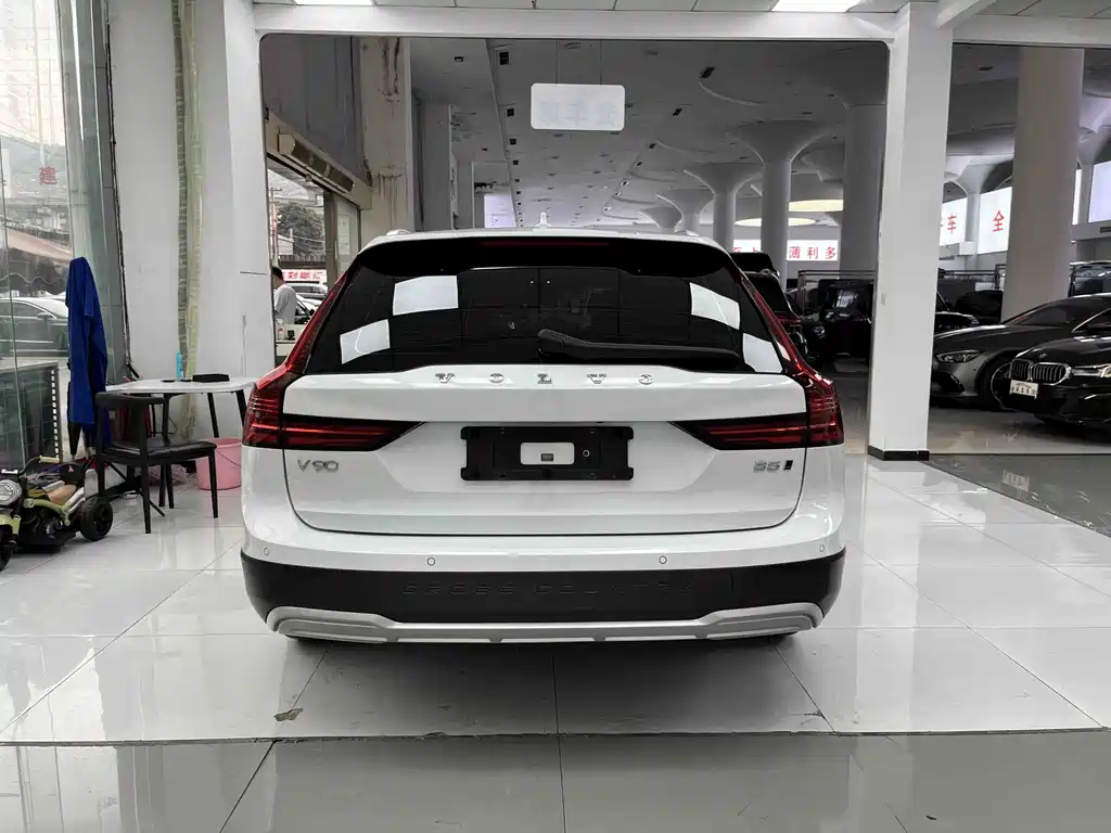 Volvo V90 — миниатюра 6