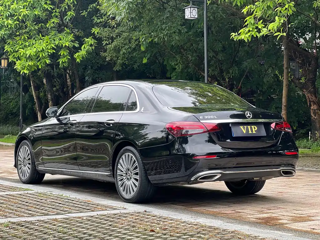 Mercedes-Benz E-Class — миниатюра 28