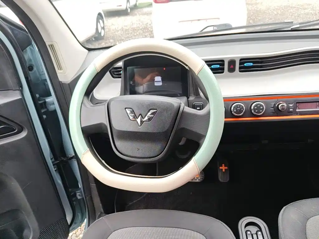 Wuling MINIEV — миниатюра 11
