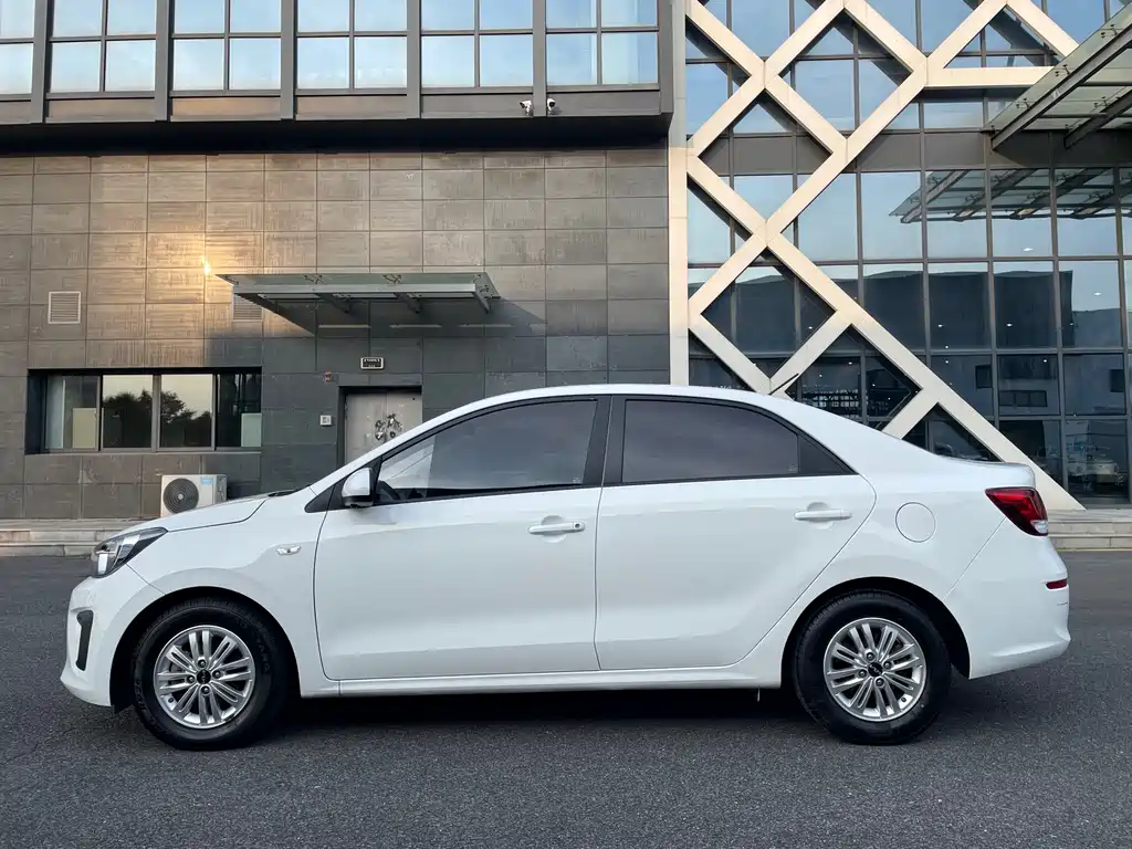 Kia Huanchi — миниатюра 5