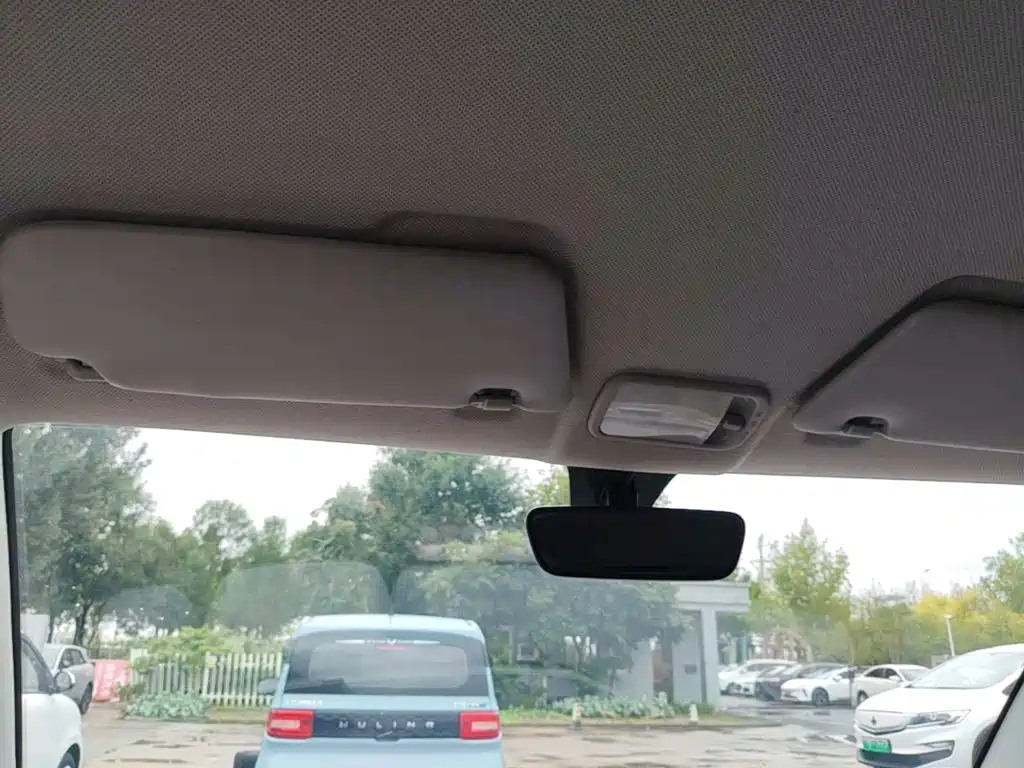 Wuling MINIEV — миниатюра 18