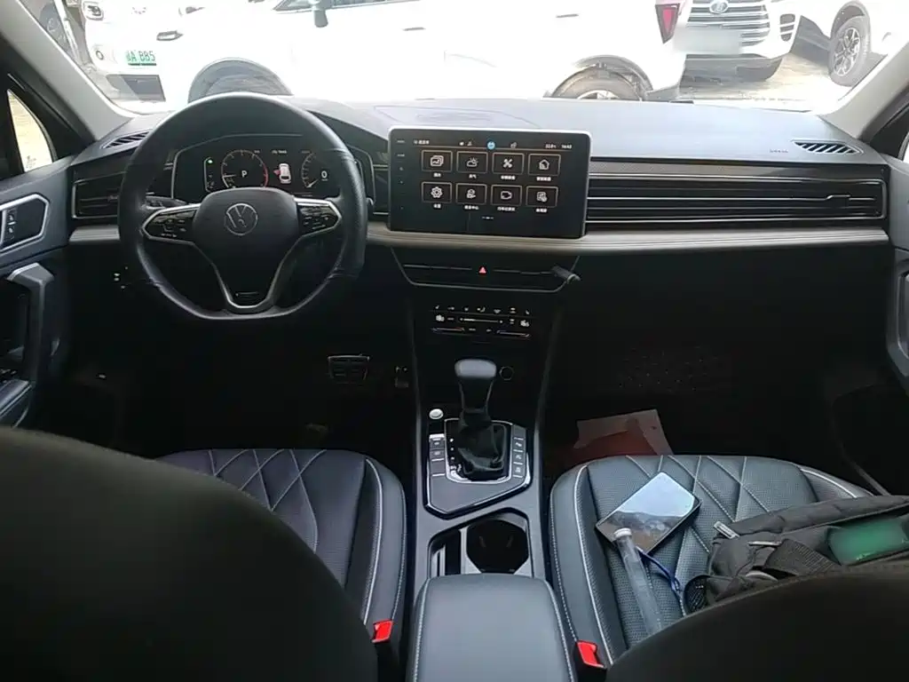 Volkswagen Tiguan L — миниатюра 10