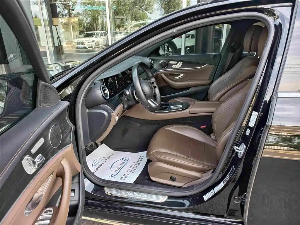 Mercedes-Benz E-Class — миниатюра 5