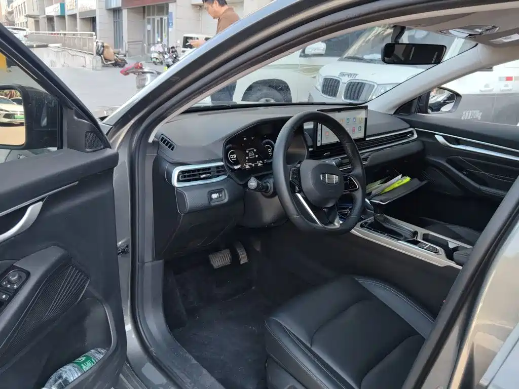 Geely Emgrand — миниатюра 12