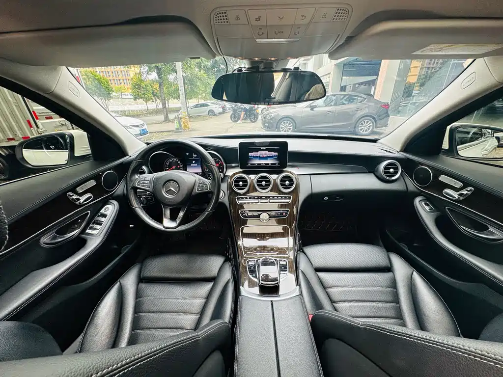 Mercedes-Benz C-Class — миниатюра 15