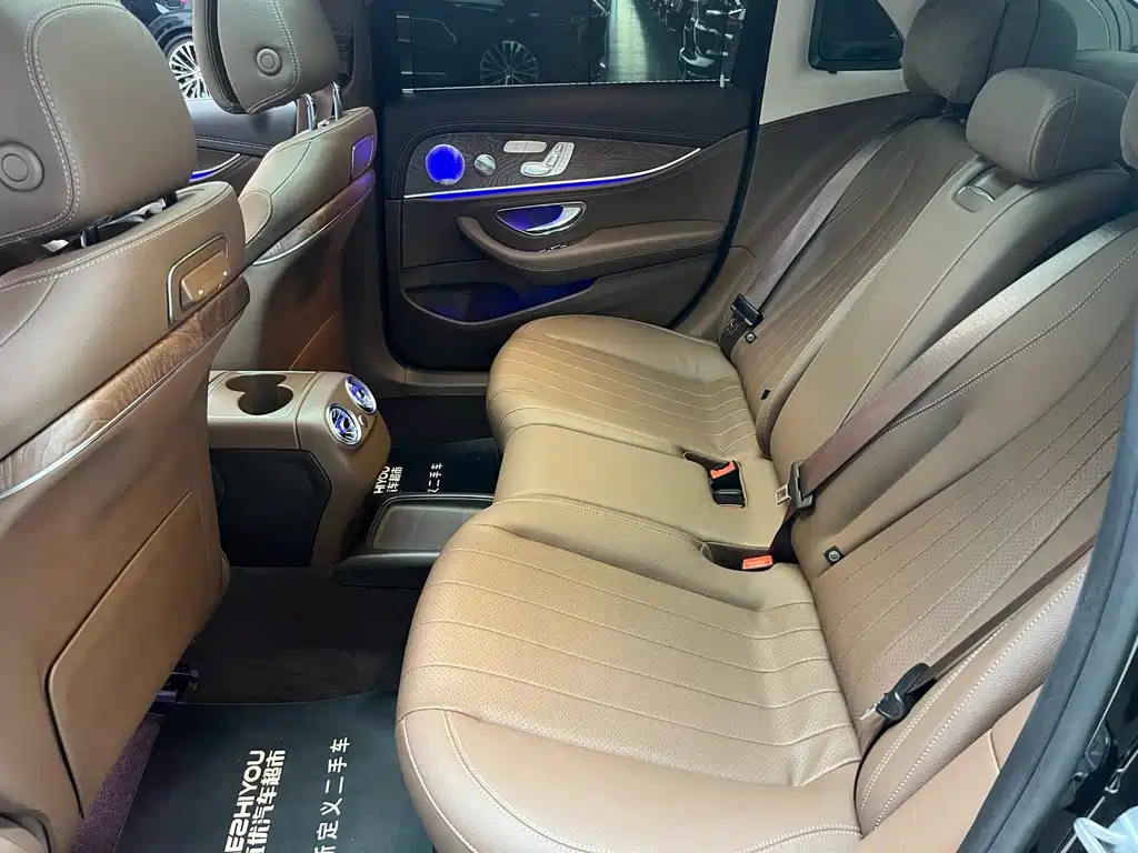 Mercedes-Benz E-Class — миниатюра 10