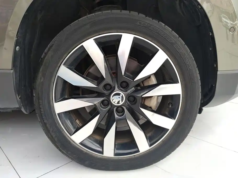 Skoda Karoq — миниатюра 6