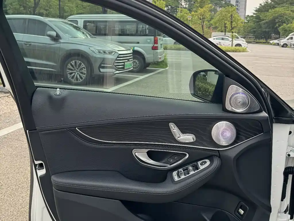 Mercedes-Benz C-Class — миниатюра 8