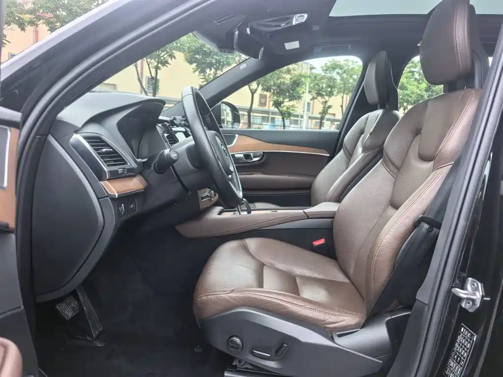 Volvo XC90 — миниатюра 4
