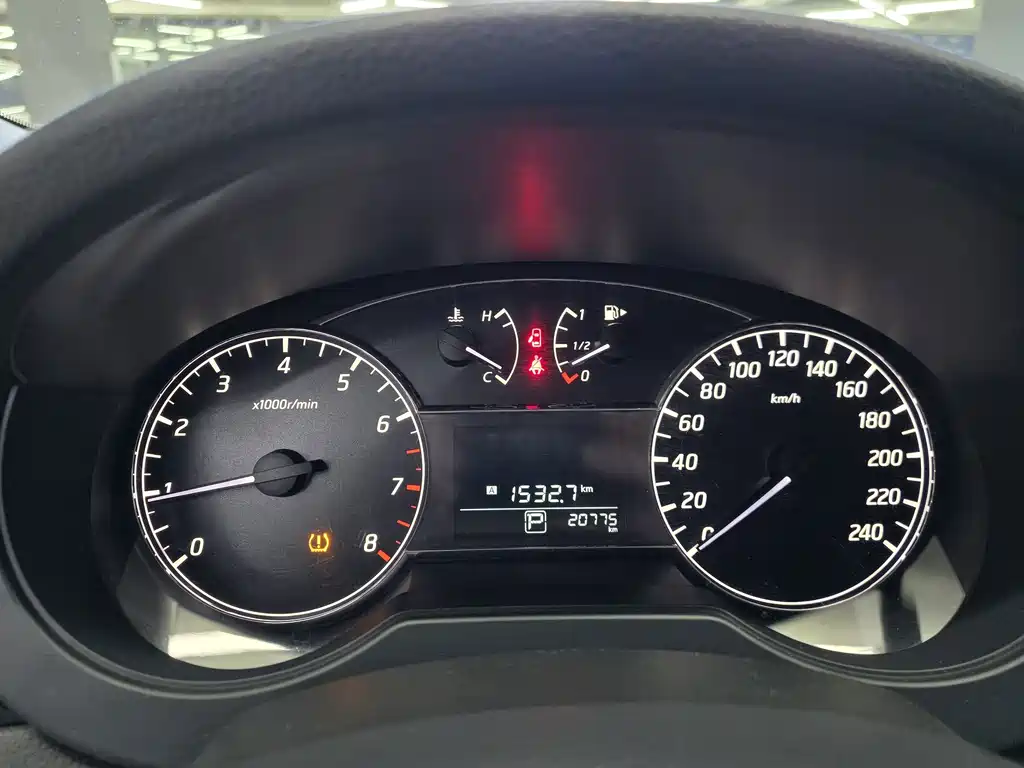 Nissan Tiida — миниатюра 9