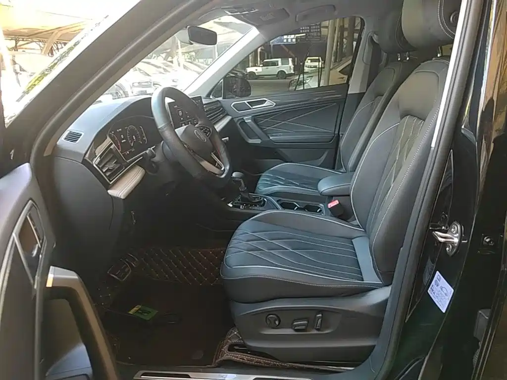 Volkswagen Tiguan L — миниатюра 15