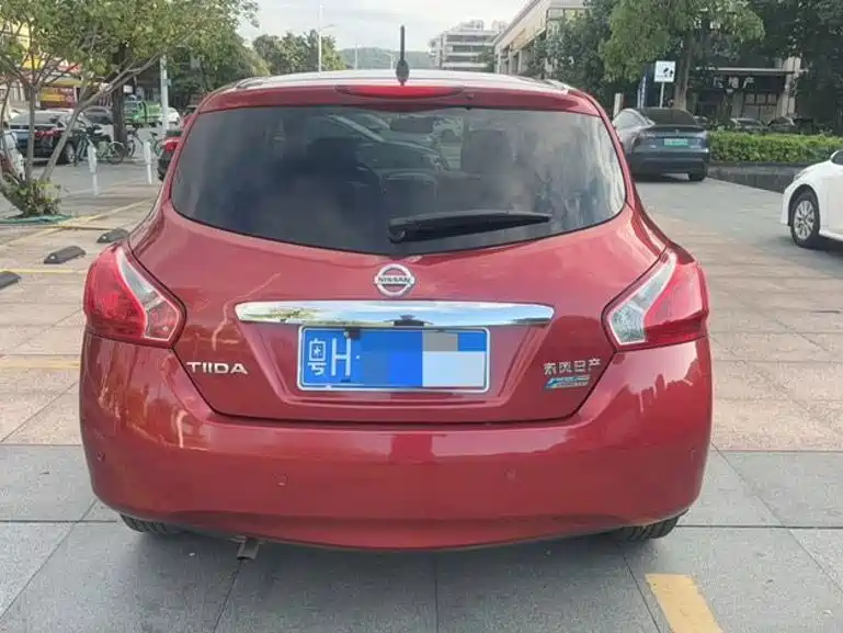 Nissan Tiida — миниатюра 5