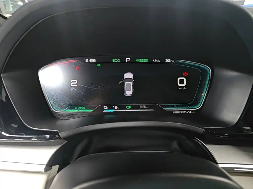 BYD PLUS New Energy — миниатюра 12