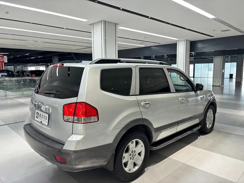 Kia Borrego — миниатюра 4