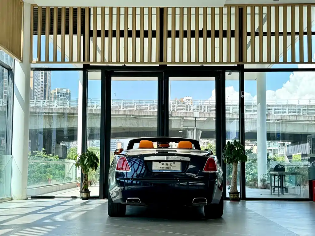 Rolls-Royce Dawn — миниатюра 4