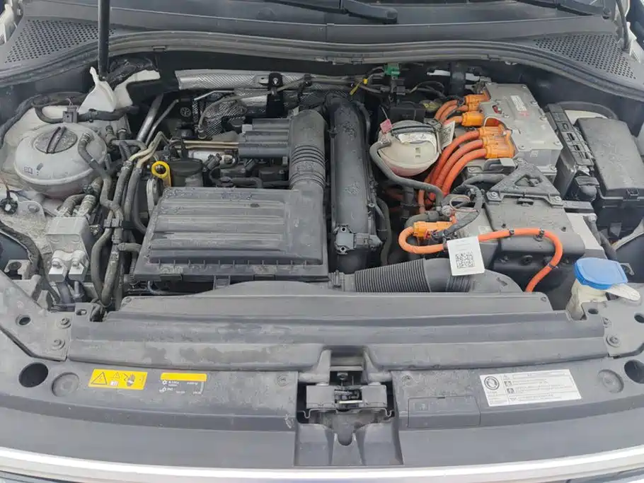 Volkswagen Tiguan L PHEV — миниатюра 10