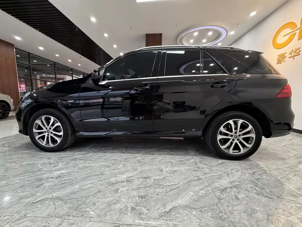 Mercedes-Benz GLE (Import) — миниатюра 5