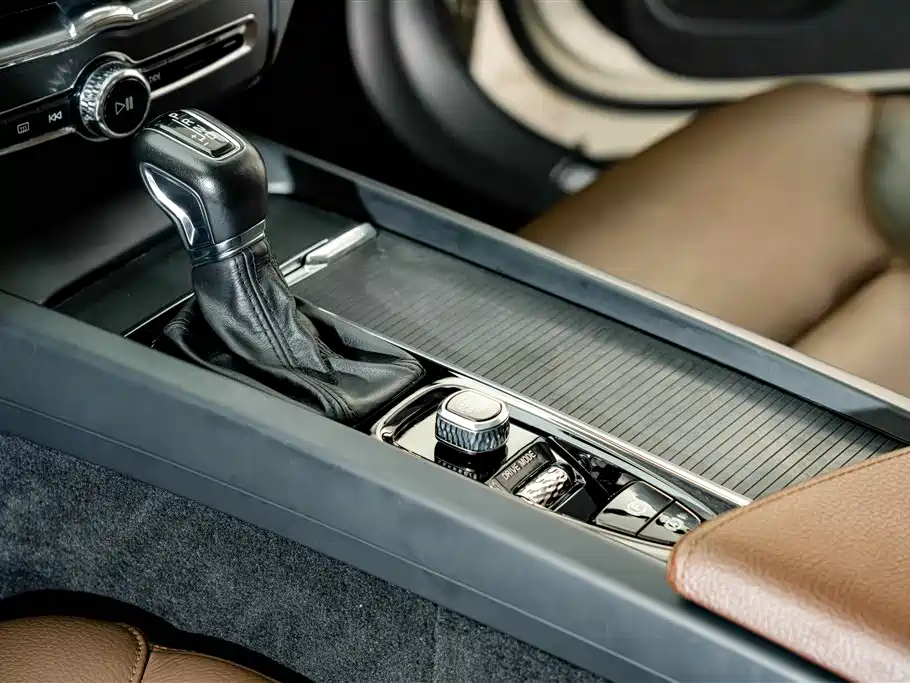 Volvo XC60 — миниатюра 11
