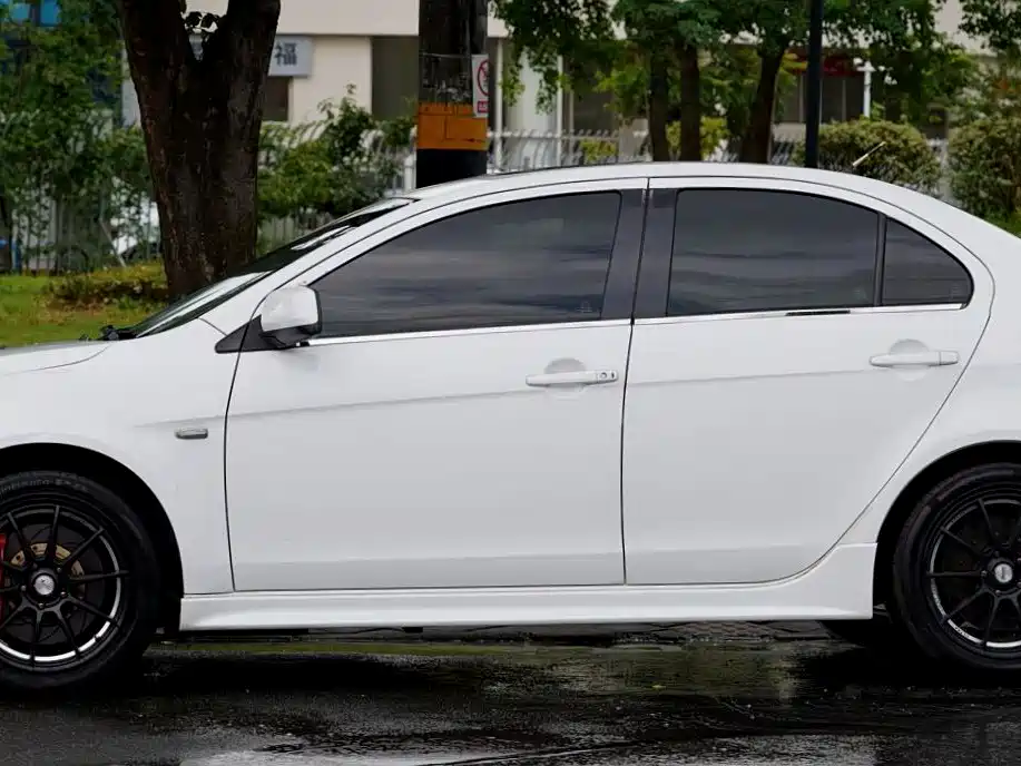 Mitsubishi Lancer EX — миниатюра 2