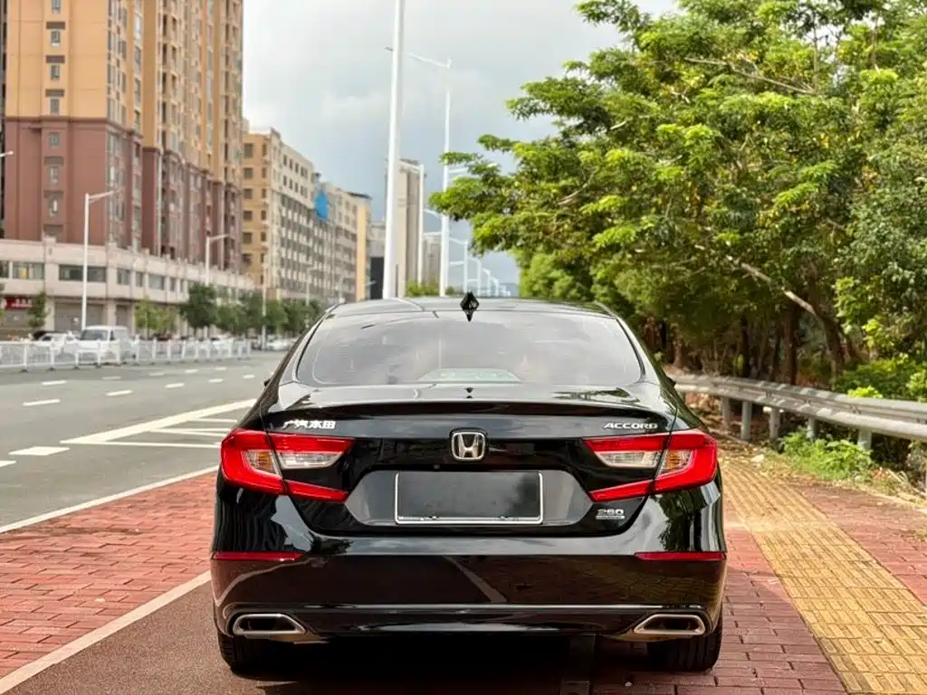 Honda Accord — миниатюра 8