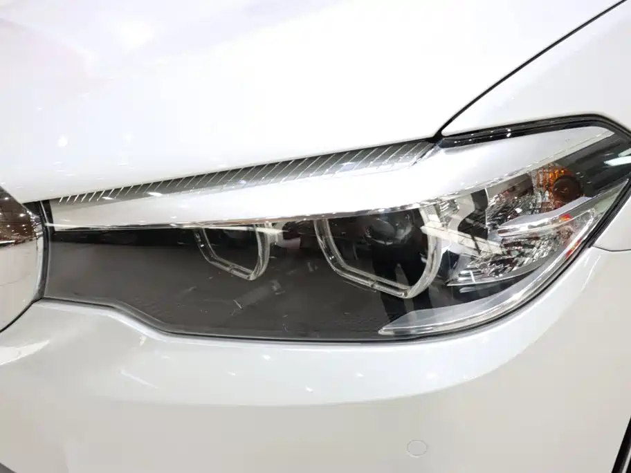 BMW 5 Series — миниатюра 7