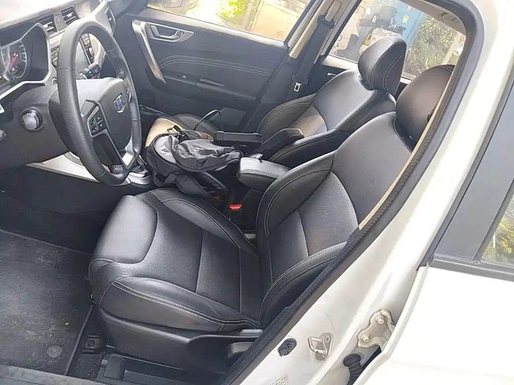 Geely Vision X3 — миниатюра 15