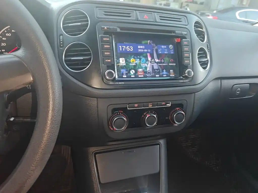 Volkswagen Tiguan — миниатюра 13