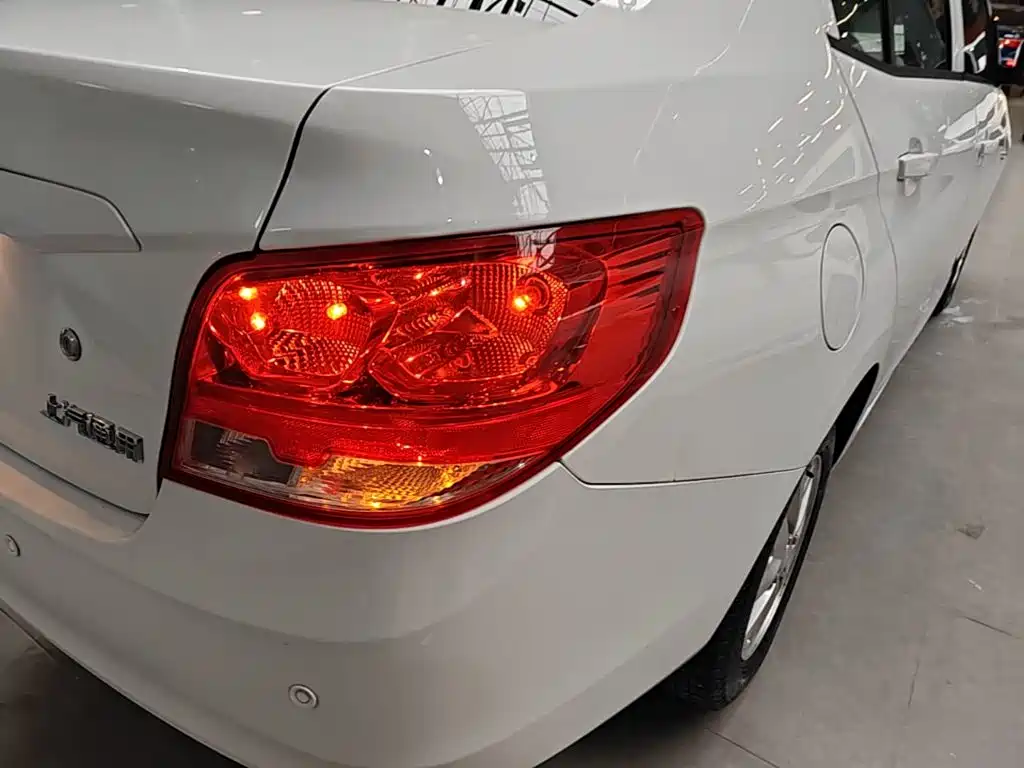 Chevrolet Sail — миниатюра 8