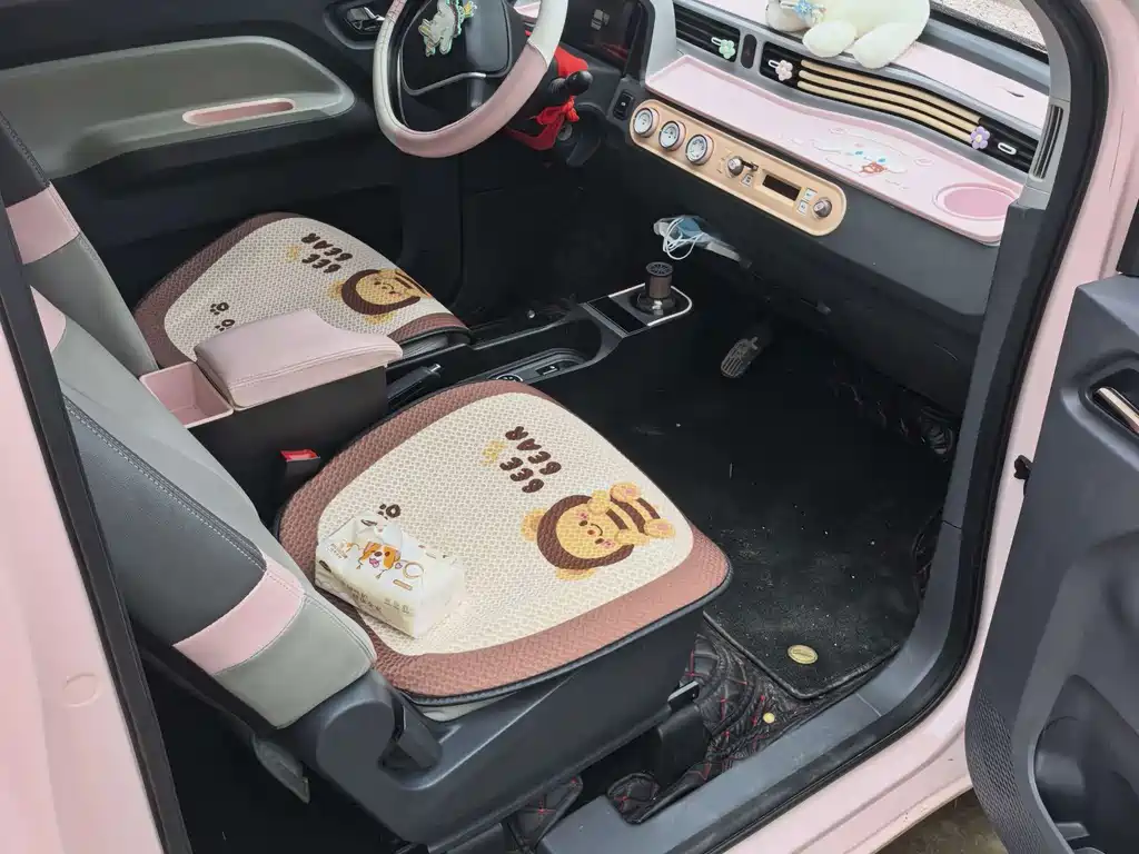 Wuling MINIEV — миниатюра 4
