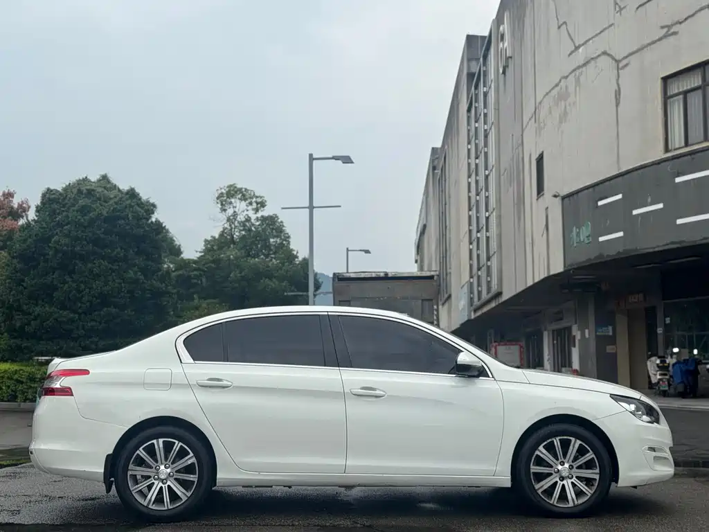 Peugeot 408 — миниатюра 4